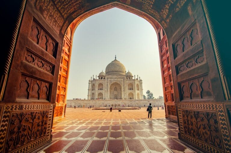 india travel guide people near TAj Mahal