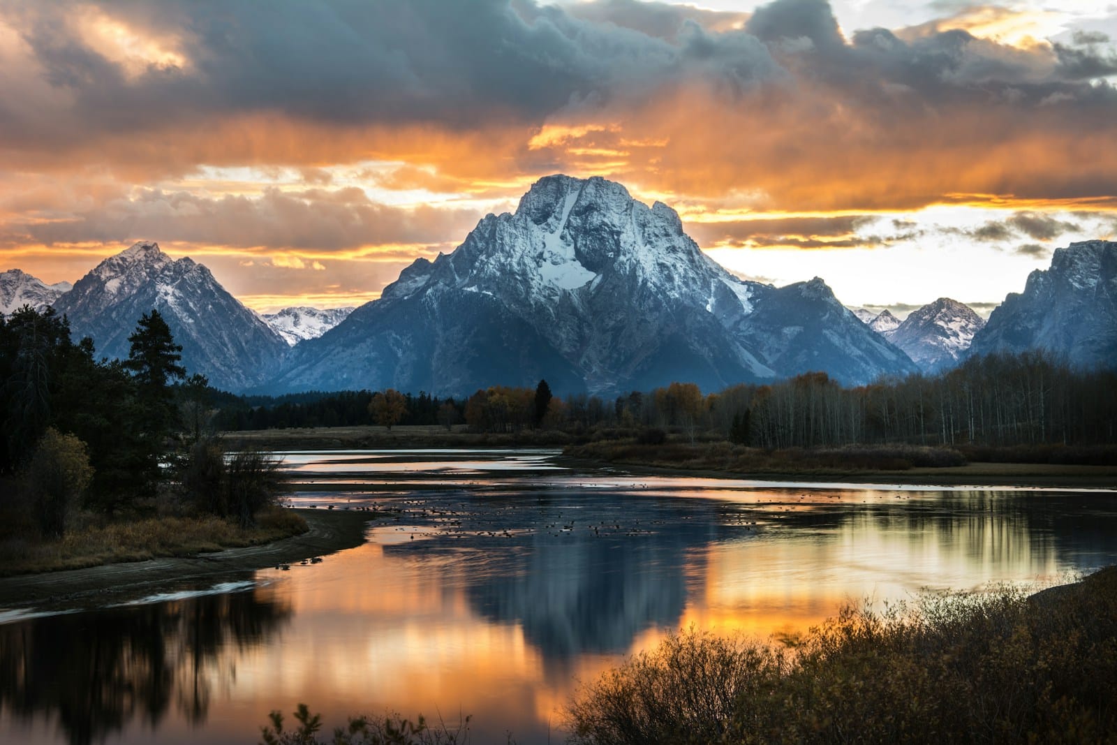 usa travel guide gray mountain under white cloudy sky