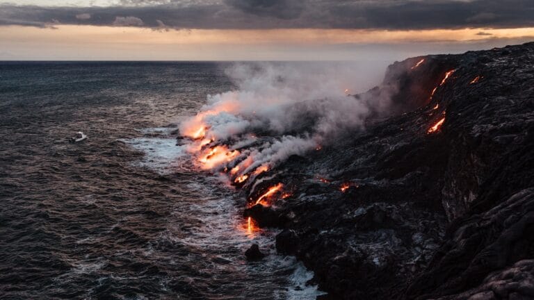 Big Island Travel Guide red lava