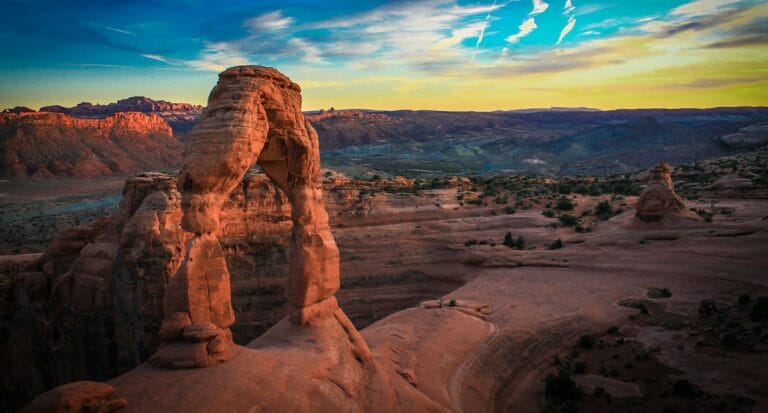 Utah Travel Guide brown concrete structure