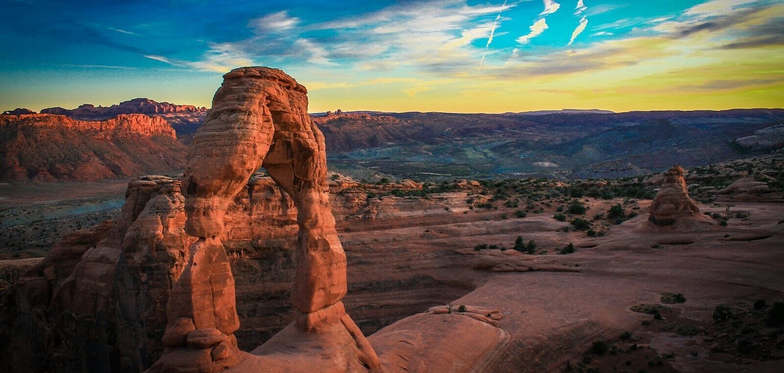 Utah Travel Guide brown concrete structure