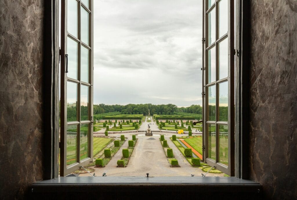 Sweden tours a large glass window