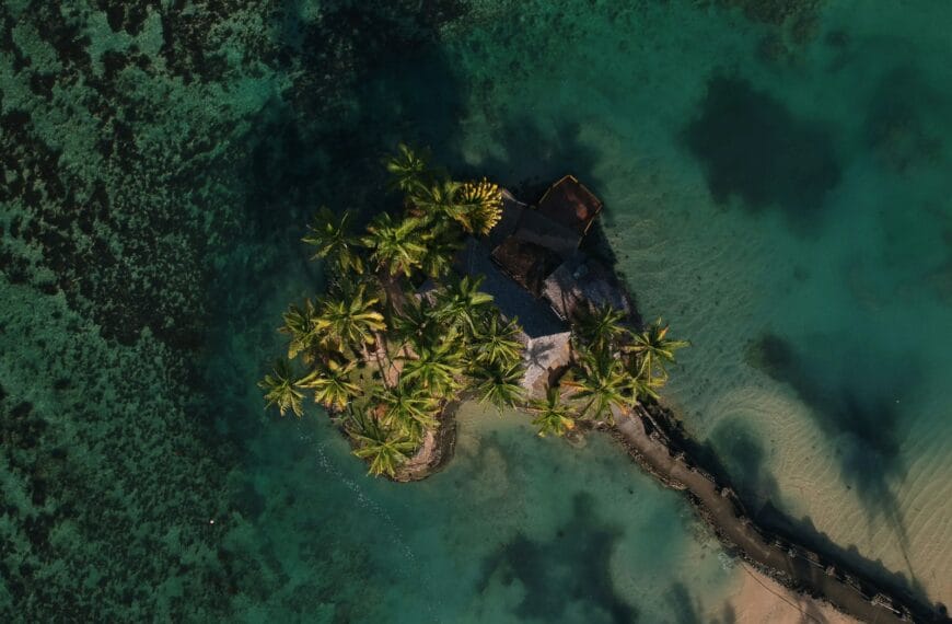 Fiji Travel Guide bird's-eye view of island