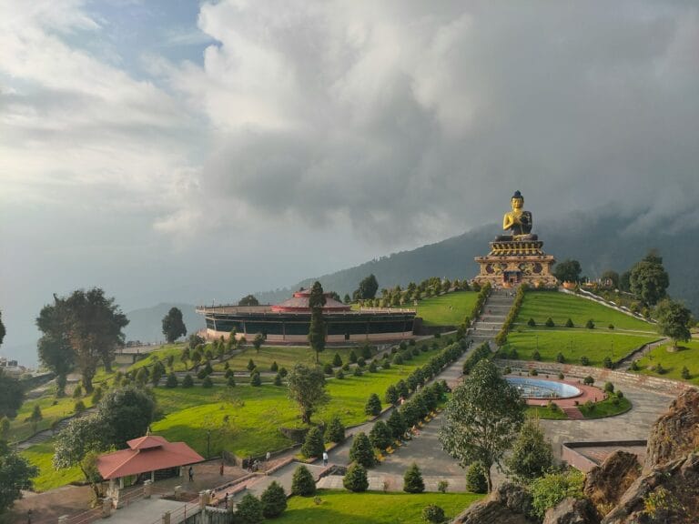 India tours buddha statue during daytime