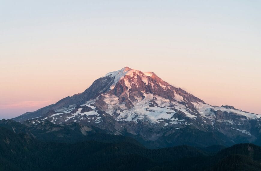 Washington State Travel Guide snow covered mountain during daytime