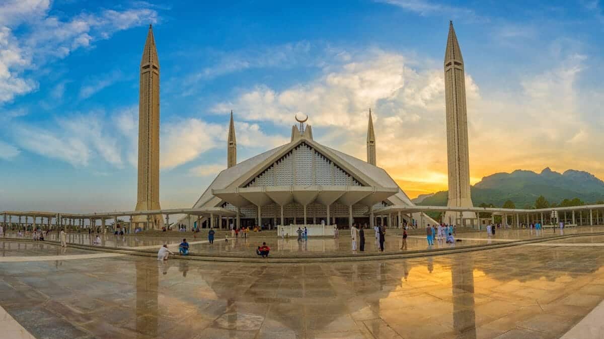 Pakistan Travel Guide 4-post museum under golden hour