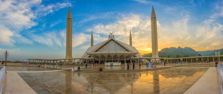 Pakistan Travel Guide 4-post museum under golden hour