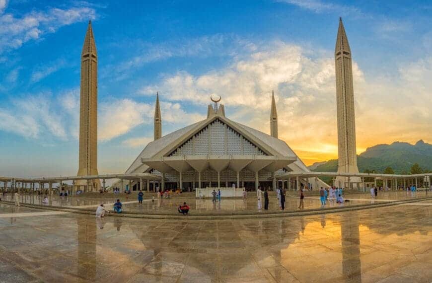 Pakistan Travel Guide 4-post museum under golden hour