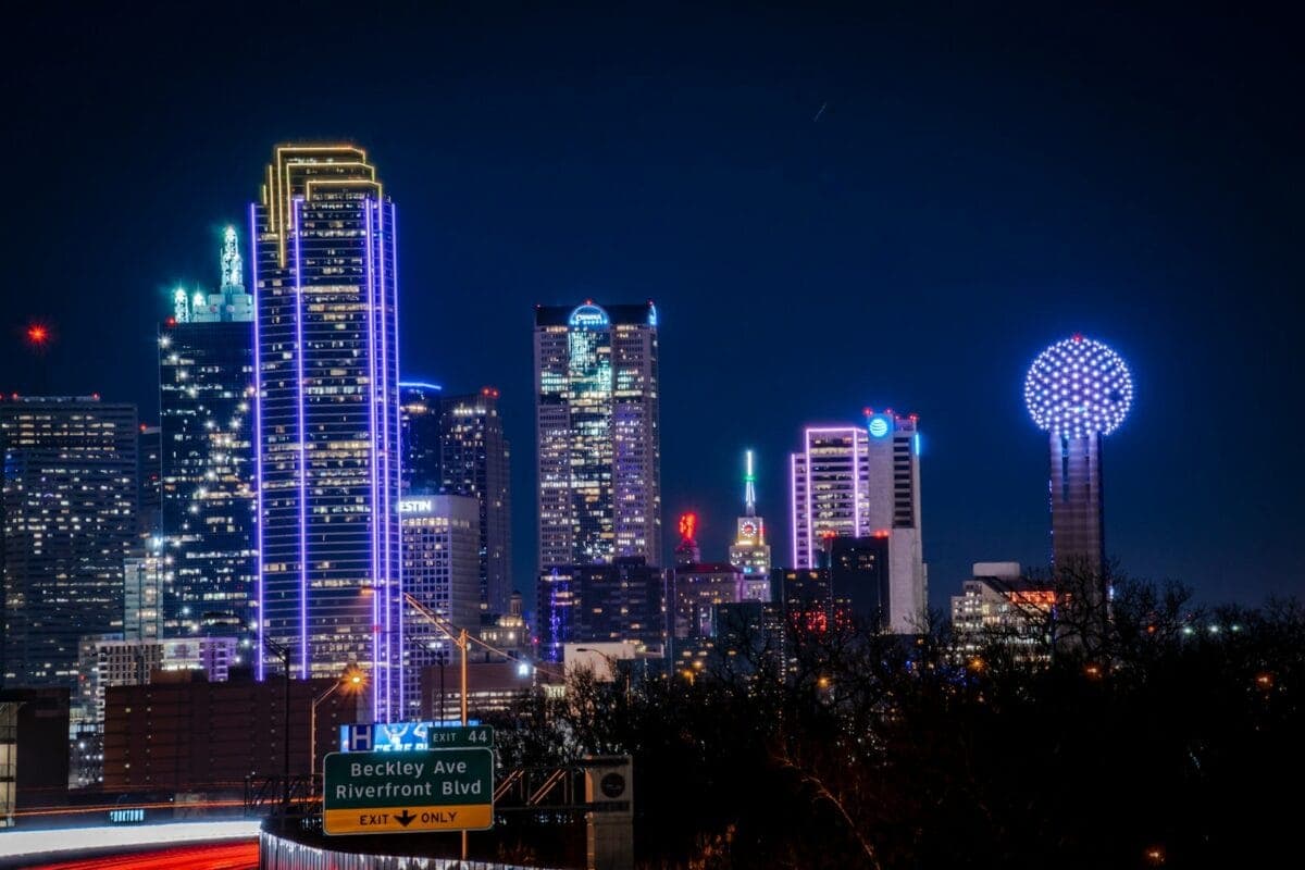 Dallas Tours city skyline during night time