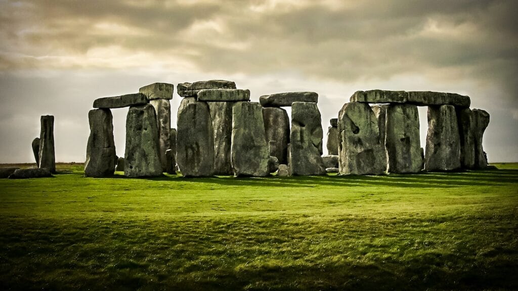 Stonehenge Tours gray Stonehenge