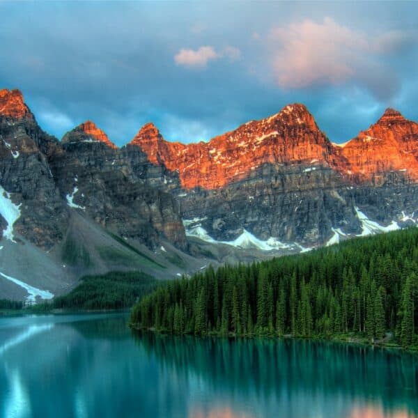 Alberta Travel Guide: Mountains, Parks, and Open Roads