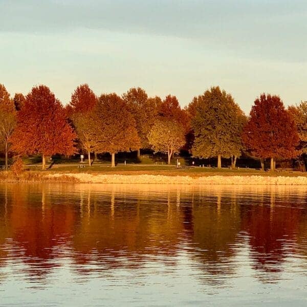 Missouri Travel Guide: Ozarks and Central Plains