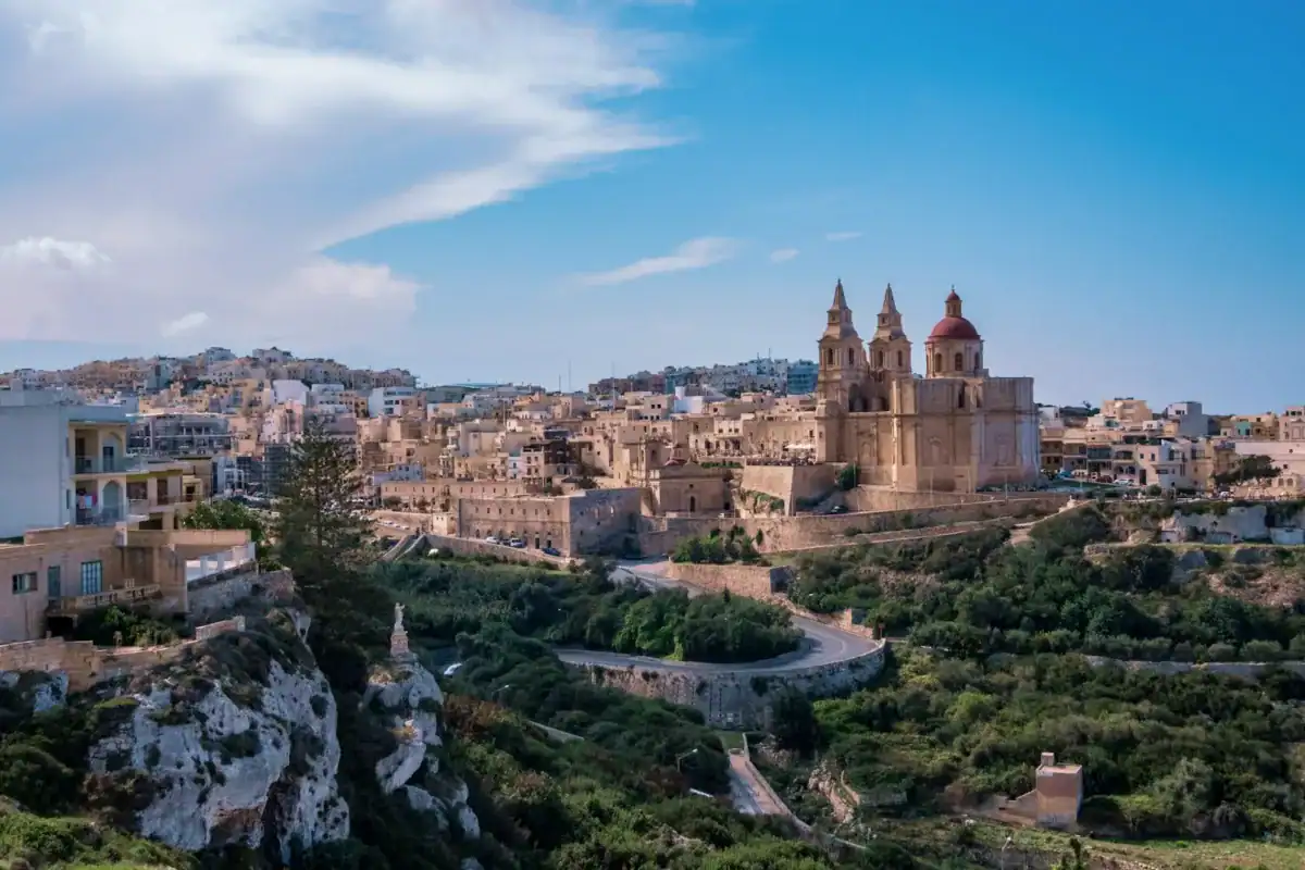 Malta Travel Guide castle in city