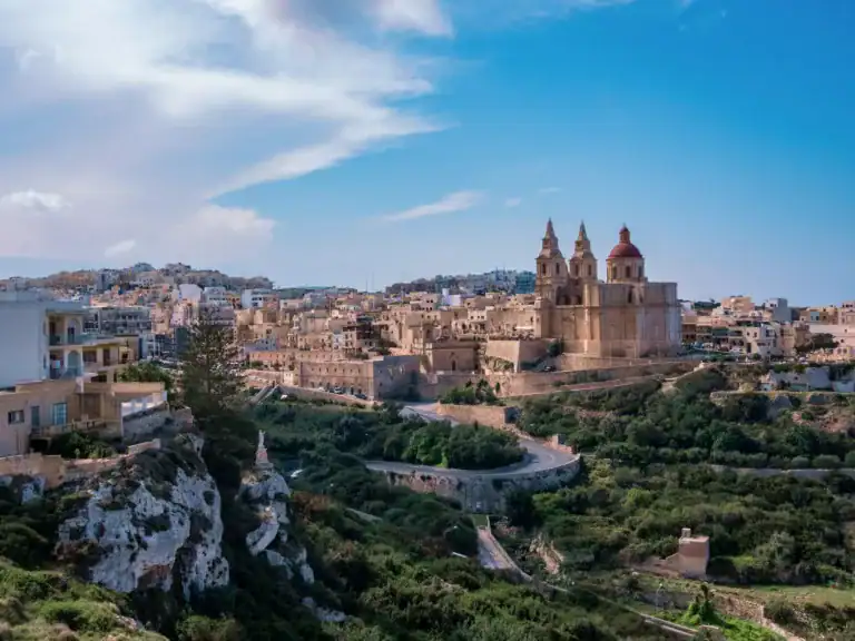 Malta Travel Guide castle in city